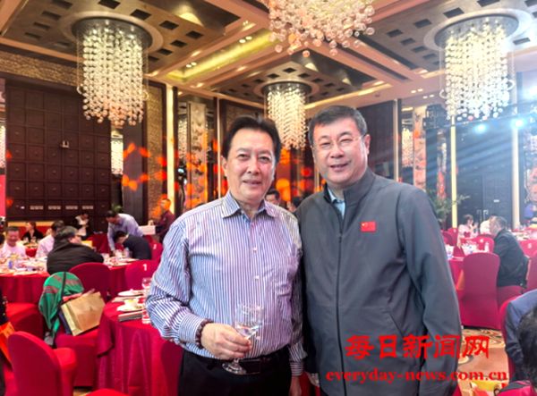 重阳百花敬老节在京举办