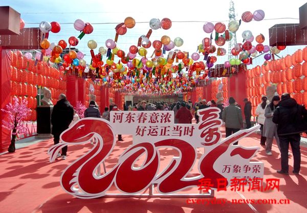 万荣：趣味猜灯谜 欢乐闹元宵