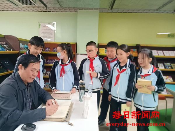 世界读书日，孙魁与北京芙蓉小学 千余名师