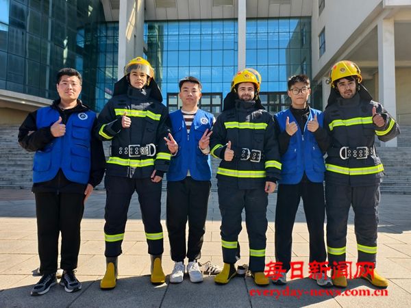 烟台消防直播活动妙趣横生 中外青年共筑安