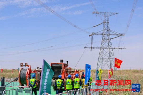 新疆环塔里木盆地750千伏输变电工程全线