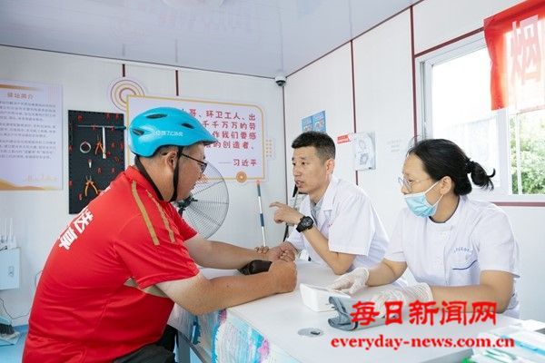 为高温下的劳动者撑起“遮阳伞”