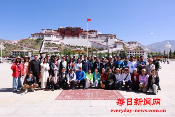 “中国在保护自然环境的同时实现了高度现代