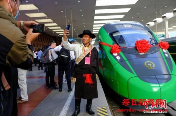 雪域高原一甲子，习近平情牵西藏