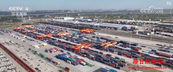 上半年中欧班列（西安）往返开行3055列