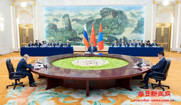 习近平主持中俄蒙元首第七次会晤