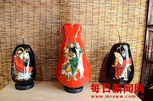 小葫芦“雕”出致富路