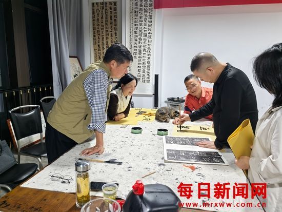 中国书协会员李生祥与学员交流 着力做好“