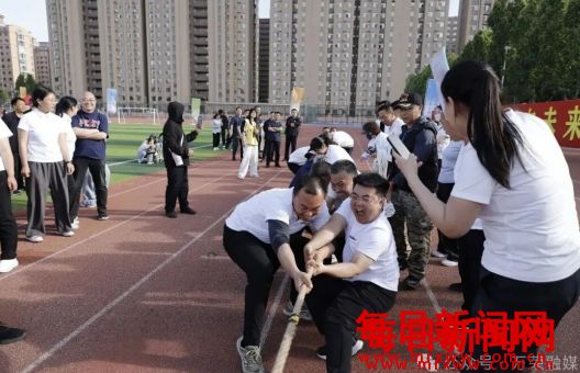 万荣县庆“五一”职工趣味运动会圆满举办